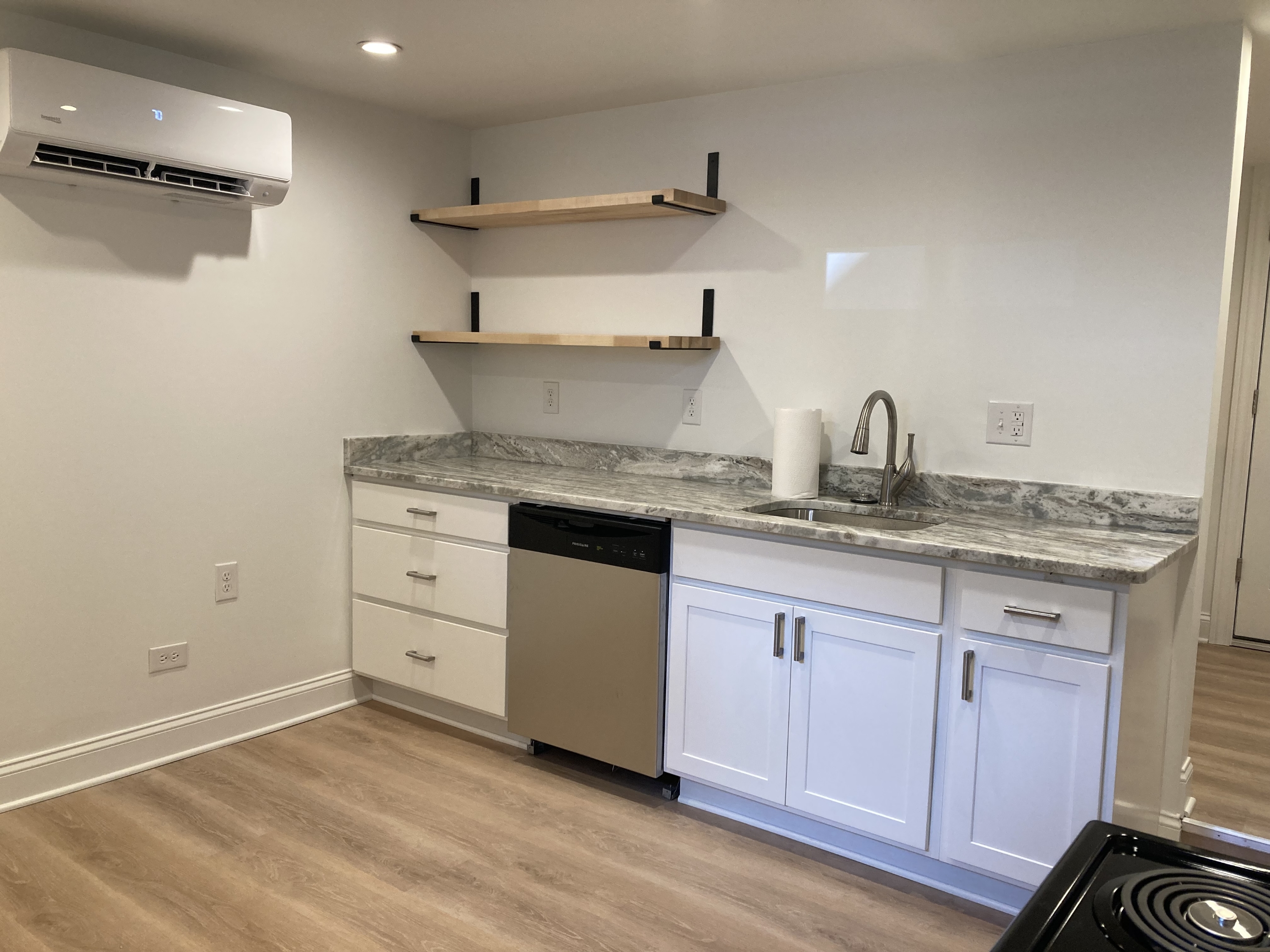 1309 Wilmot St. - apt G